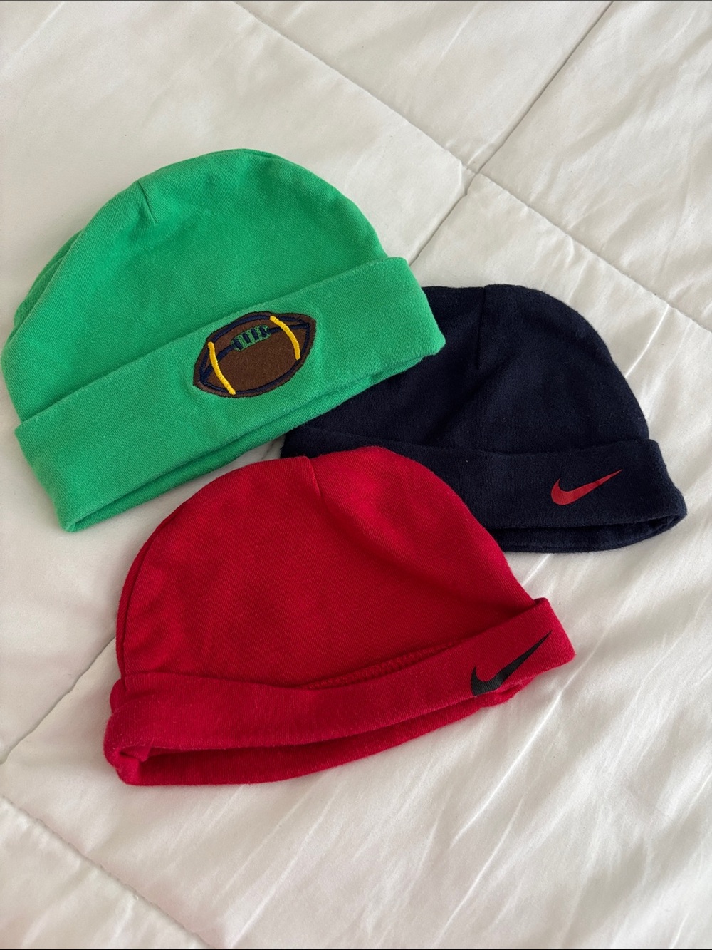Nike Kids 3-Pack Beanies in Red, Black & Green